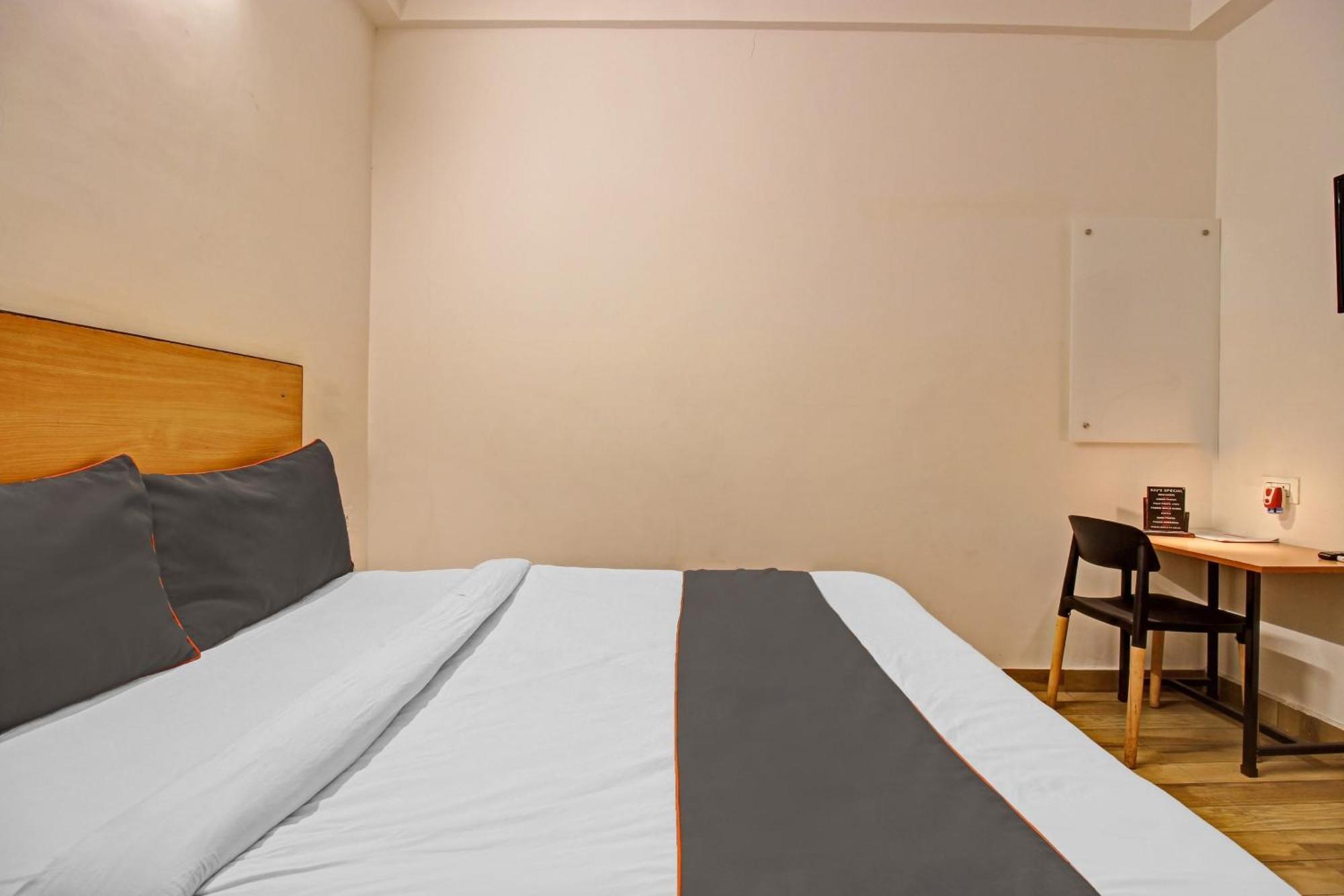 Отель Super Townhouse Kachnar House Vikas Nagar Hasanganj Экстерьер фото