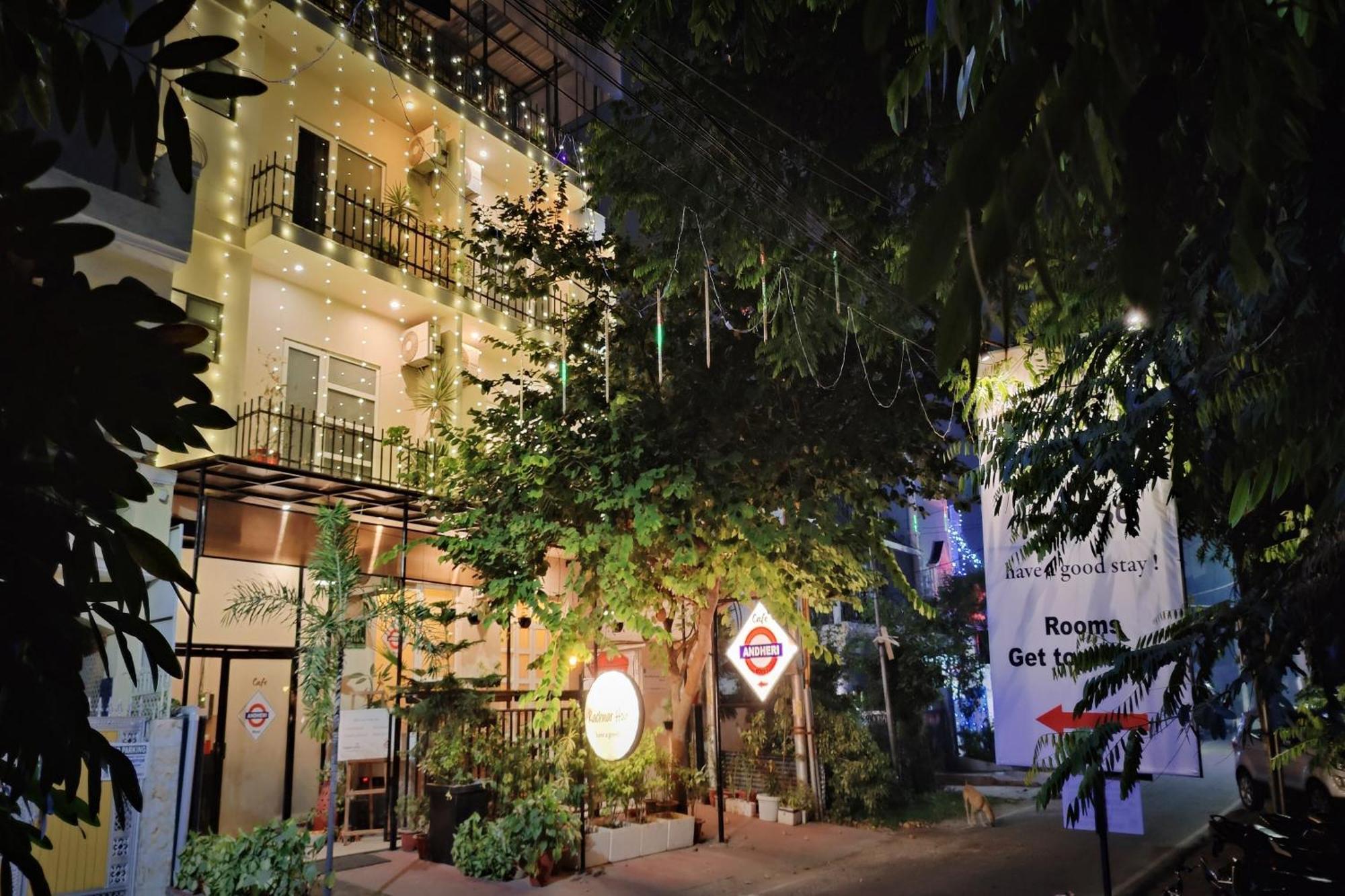 Отель Super Townhouse Kachnar House Vikas Nagar Hasanganj Экстерьер фото