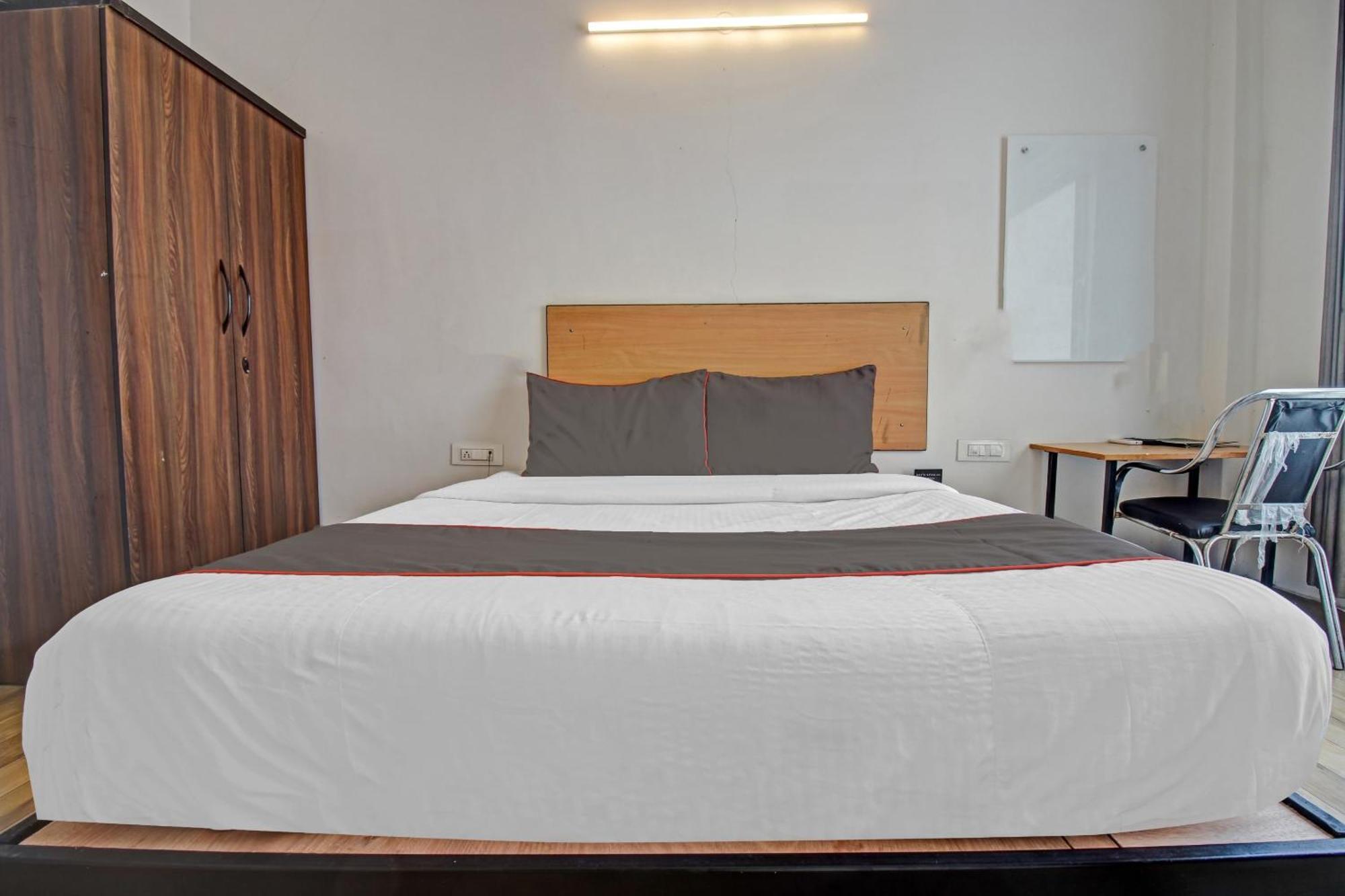 Отель Super Townhouse Kachnar House Vikas Nagar Hasanganj Экстерьер фото